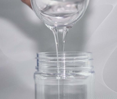 Tại sao dầu silicone chống dính lại quan trọng trong ngành sản xuất nhựa?