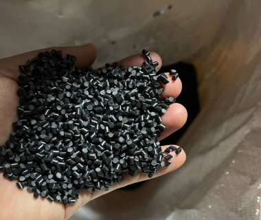 Ứng dụng của hạt nhựa màu đen trong ngành công nghiệp hiện nay