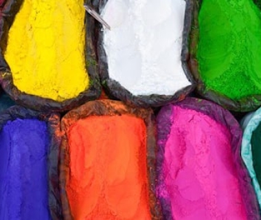 Sự khác biệt giữa bột màu hữu cơ và bột màu vô cơ trong nhựa