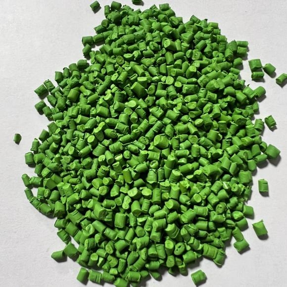 Hạt nhựa màu gốc