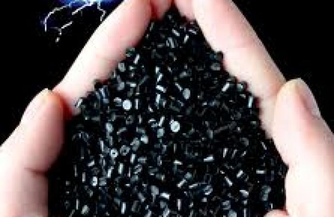 Vai trò của hạt nhựa màu đen trong ứng dụng sản phẩm nhựa