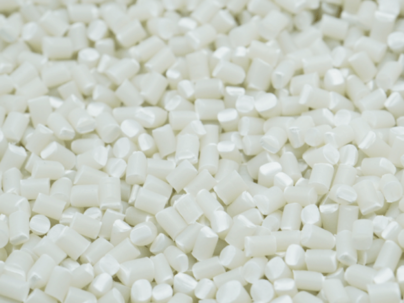 tac-dung-phu-gia-hut-am-masterbatch-trong-nhua