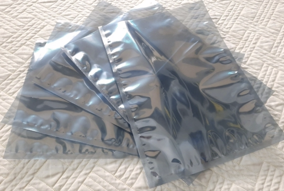 phu-gia-chong-tinh-dien-cho-bao-bi-nhua-1